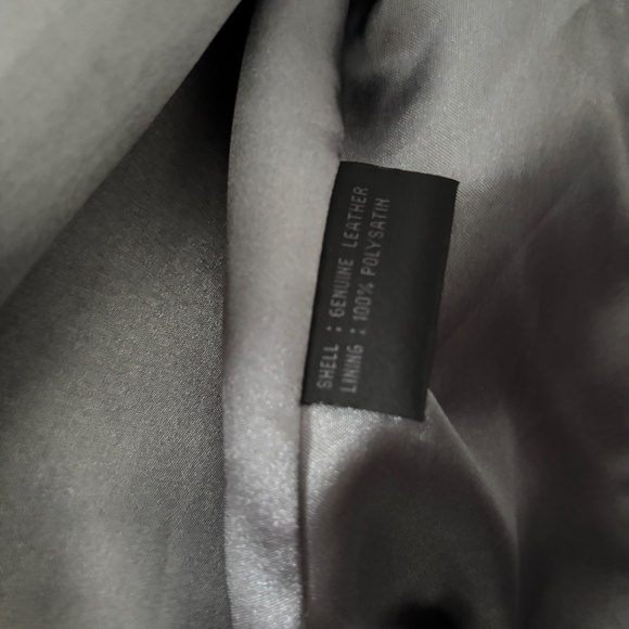 Vintage GUESS Women’s Leather Jacket - Picture 3 of 8